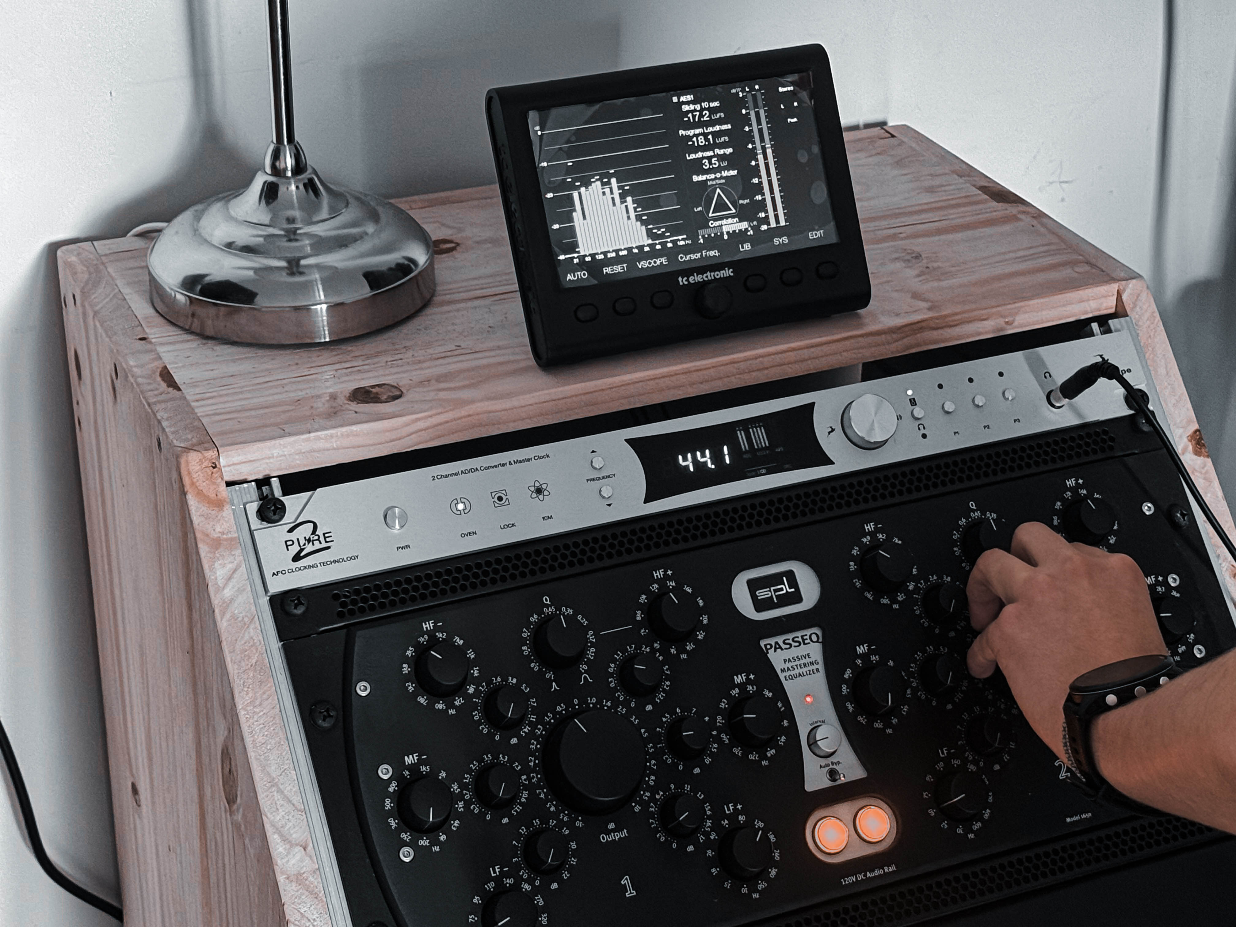 Poste de travail mastering KAB Mastering - Console analogique et setup numérique